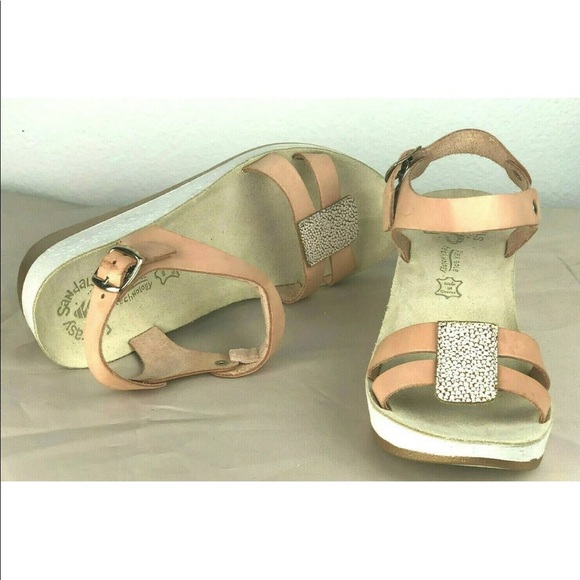 Fantasy Sandals Flex Sole Technology Wedge Buckle Leather Upper Size 40/9 - Picture 8 of 16
